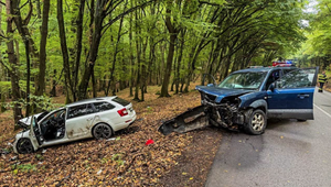 Nehoda troch áut: Medzi Rozhanovcami a Čižaticami sa zranilo šesť ľudí