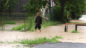 SHMÚ varuje pred povodňami. Tieto okresy sú najohrozenejšie