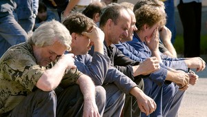 Polovica Slovákov neušetrí z výplaty ani korunu