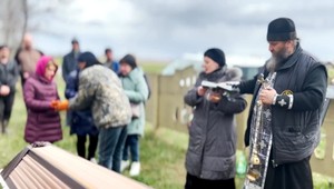 TV JOJ na Ukrajine: Pohreby sa konali až vtedy, keď skončila najväčšia paľba