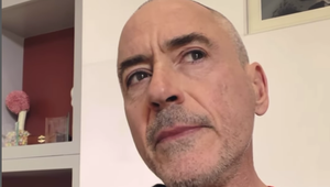 Zostarol o 20 rokov! Hviezdny herec slávi narodeniny, fanúšikov šokoval zmenenou vizážou!