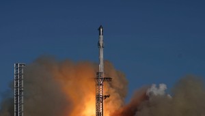 VIDEO: SpaceX nezopakovala svoj októbrový úspech. Raketa dopadla do zálivu