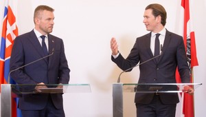 Premiér Pellegrini žiada pre Slovákov v Rakúsku rovnaké sociálne výhody