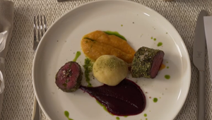 Hlavné jedlo: A móžeš mi vylézt na hrb