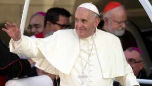 Pápež František sa v súkromí stretol s homosexuálnym párom