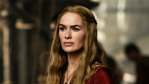 Kráľovná Cersei: V skutočnosti to je potetovaná rockerka!