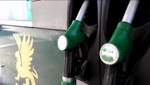 Koniec výhodnému tankovaniu u našich susedov. Zdraženie paliva spôsobilo veľké protesty