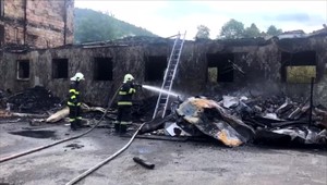 VIDEO: Hotel opäť zachvátili obrovské plamene, teraz zhorel do tla