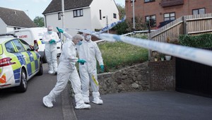 Dcéra zavraždila svojich rodičov pre peniaze. Ich mŕtvoly ukrývala doma štyri roky