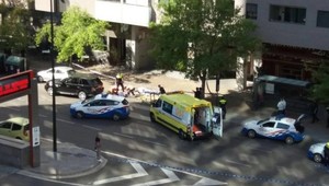 Streľba v nákupnom centre. Útočník ťažko zranil dvoch ľudí