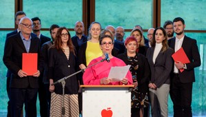 Jablko v manifeste odmieta ochranku, billboardy i vulgarizmy: Je to mix originality a populizmu, tvrdí Koziak