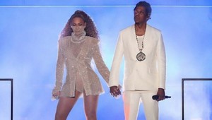 Tretíkrát TEHOTNÁ? Beyoncé na turné prekvapila bruškom