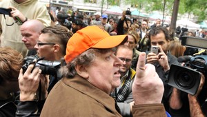 Dokumentarista Moore je nadšený z protestov na Wall Street
