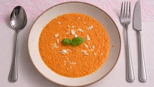 Krém z pečenej zeleniny s fetou a opečenou ciabattou