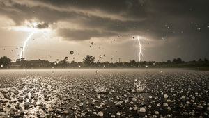 Varovanie meteorológov: Búrky môžu zasiahnuť väčšinu Slovenska už popoludní