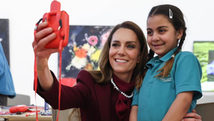 Kate sa neovládla a porušila protokol! V TEJTO situácii zrejme nemohla inak!