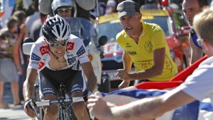 Velitsovi tlieskali, Sastre vyhral