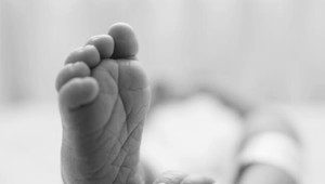 Matka sa k svojej dcére nevie dostať už 2 roky, otec úrady ignoruje. Prípad riešia už aj poslanci NR SR cez ruskú ambasádu