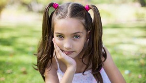 Matka varuje: Dajte si pozor na lacné detské gumičky do vlasov!