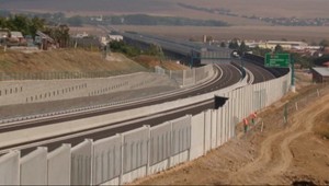 Cestné Kocúrkovo na R1. Fico hovorí o škandále...