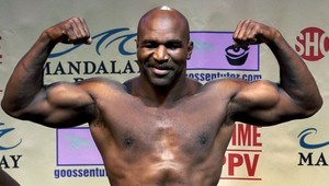 Holyfield vyzve Vaľujeva o titul organizácie WBA pred Vianocami v Zürichu