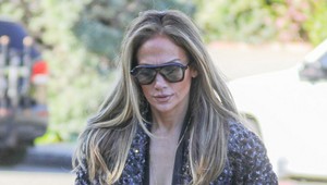 Inokedy kráľovná štýlu a teraz? Jennifer Lopez schytala poriadnu kritiku za tento výstredný outfit