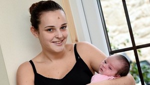 Tínedžerka netušila, že je tehotná: Prišlo jej nevoľno a porodila v kúpeľni!