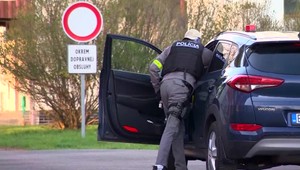 Obvinený z terorizmu zostáva vo väzbe. Dôvodom je výhražný leták vláde a prezidentke