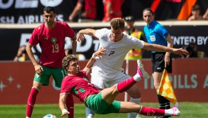 FIFA mení futbal. Hráči už nebudú môcť simulovať a zdržiavať hru tak, ako doteraz