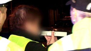 Vodička (53) nafúkala viac ako 2,5 promile, ťukla aj do policajta