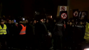VIDEO: V Sabinove sa proti sebe symbolicky postavili sympatizanti strany ĽSNS a odporcovia extrémizmu