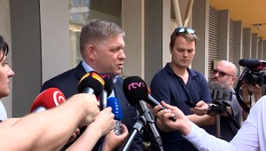 Robert Fico mieri do regiónov. Okresné organizácie kričia - konečne