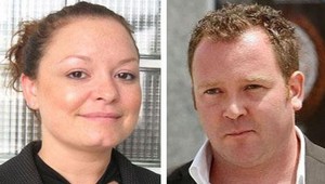 Sexovali na pláži, vyhostili ich z krajiny