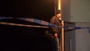 Záhadná smrť vo Zvolene. Telo ženy našli na chodbe bytovky