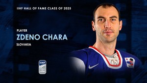 Zdena CHÁRU uviedli do Siene slávy IIHF