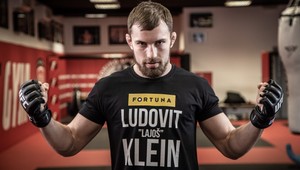 MMA: Klein vs. Jones. Rozhodnú skúsenosti?