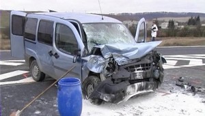 tvojenoviny: Dodávku ratovali hasiči, spôsobila kolóny