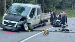 Zrážka motorky a nákladného auta pri Spišskej Novej Vsi. Motorkár zraneniam podľahol