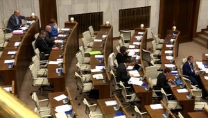 Parlament doklepával zákony. Niektoré odložili, iné prešli hladko
