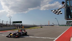 F1: Vettel nechápavo krúti hlavou nad novým bodovaním