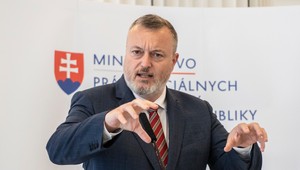 Miera nezamestnanosti na Slovensku stabilne klesá, uviedol minister Krajniak