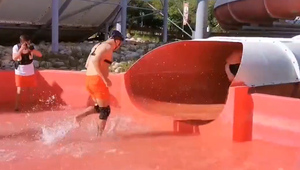 VIDEO: Nezvyčajná súťaž dvojíc v behu hore tobogánom