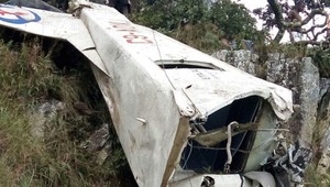 Pád lietadla v horách, haváriu nikto neprežil