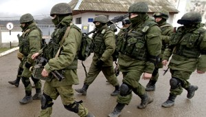 Ukrajinu obkľúčilo 100-tisíc ruských vojakov, sú pripravení zaútočiť