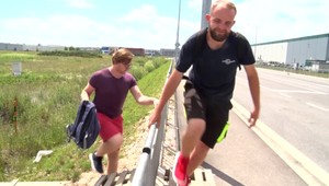 Zamestnanci firmy sa do práce dostanú po prekážkovej dráhe, problémom sú peniaze