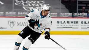 Útočník Sharks sa topí v dlhoch. Tipoval vraj na vlastné zápasy