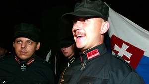 Mladým ľuďom sa čoraz viac páči extrémizmus