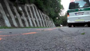 Motorkár nezvládol zákrutu. S ťažkými zraneniami skončil v nemocnici