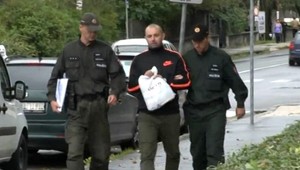 Nadrogované bábätko zomrelo, rodičia sú na slobode