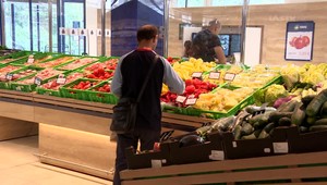 Českí predajcovia už musia, naši len môžu, darovať potraviny charite